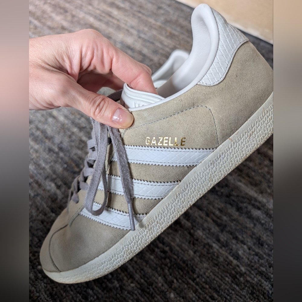 EUC Adidas Gazelle Sage Green with Grey Laces size Women's 9